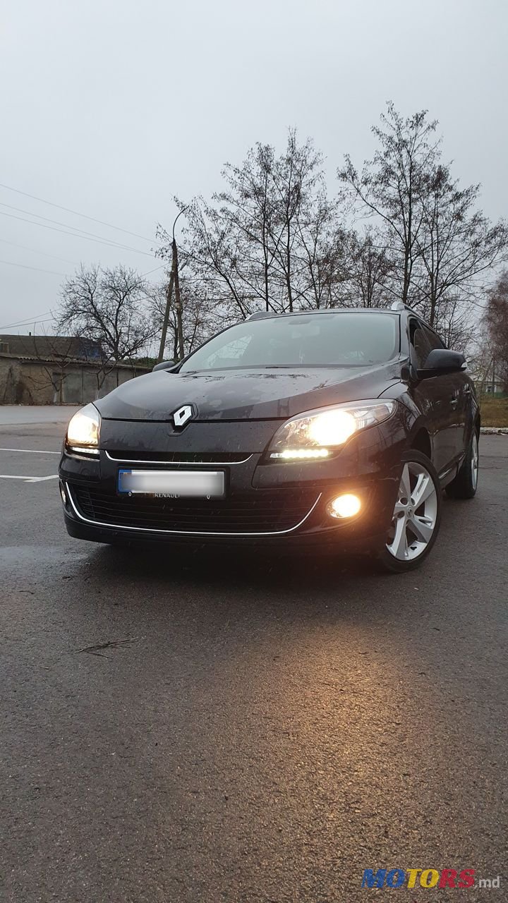 2012' Renault Megane photo #1