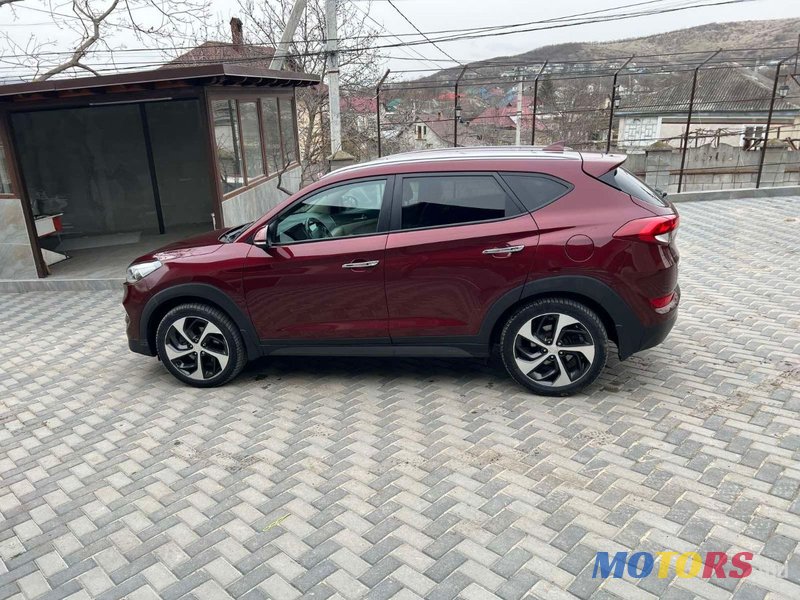 2015' Hyundai Tucson photo #2