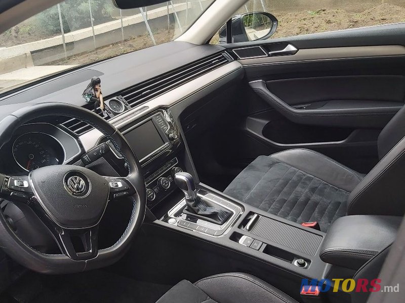 2015' Volkswagen Passat photo #1