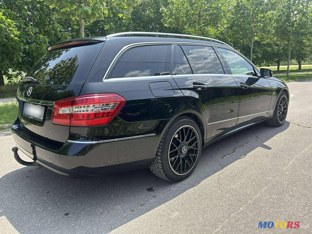 2010' Mercedes-Benz E-Class photo #5