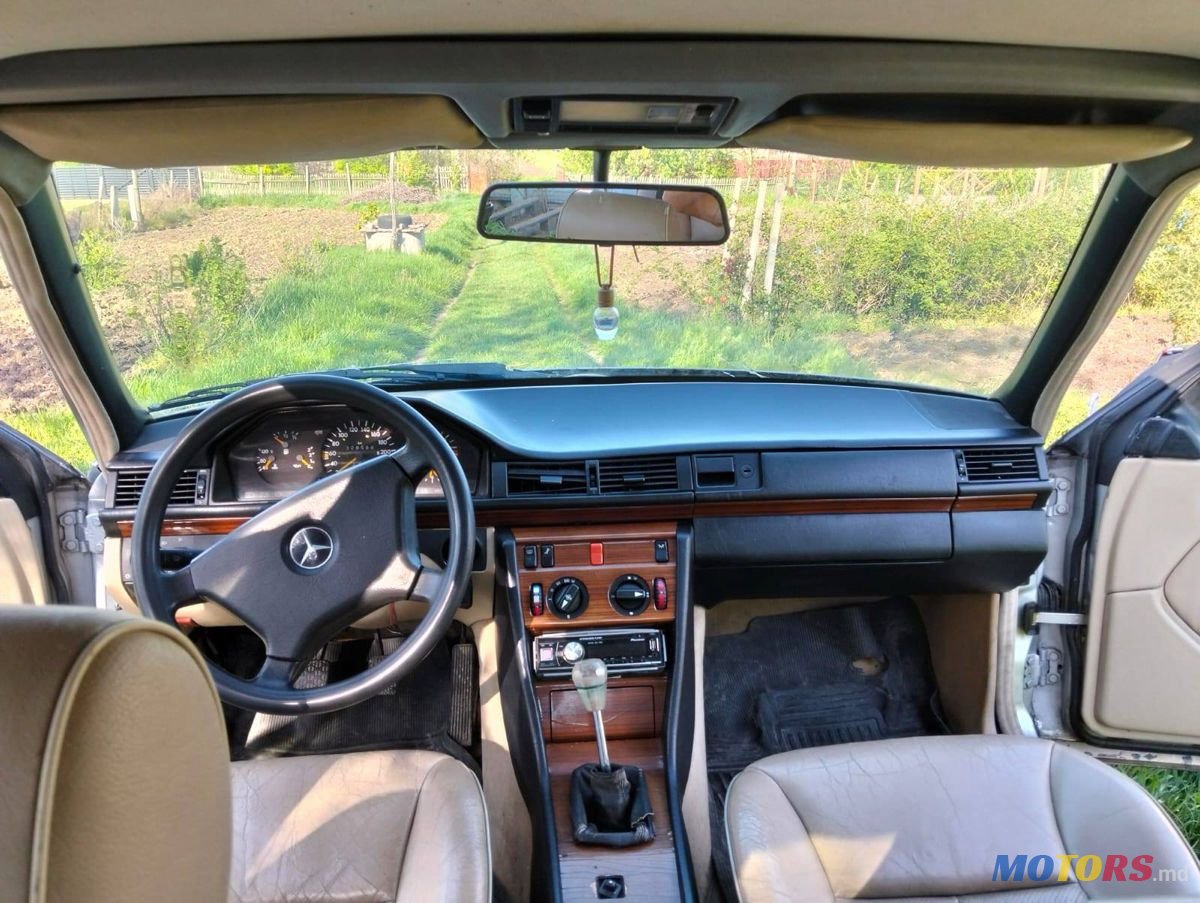 1992' Mercedes-Benz E-Class photo #4
