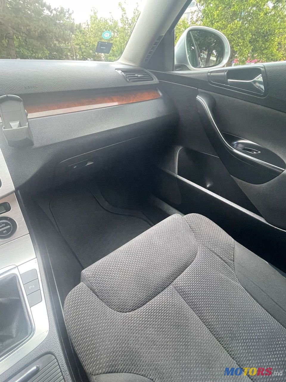 2008' Volkswagen Passat photo #4