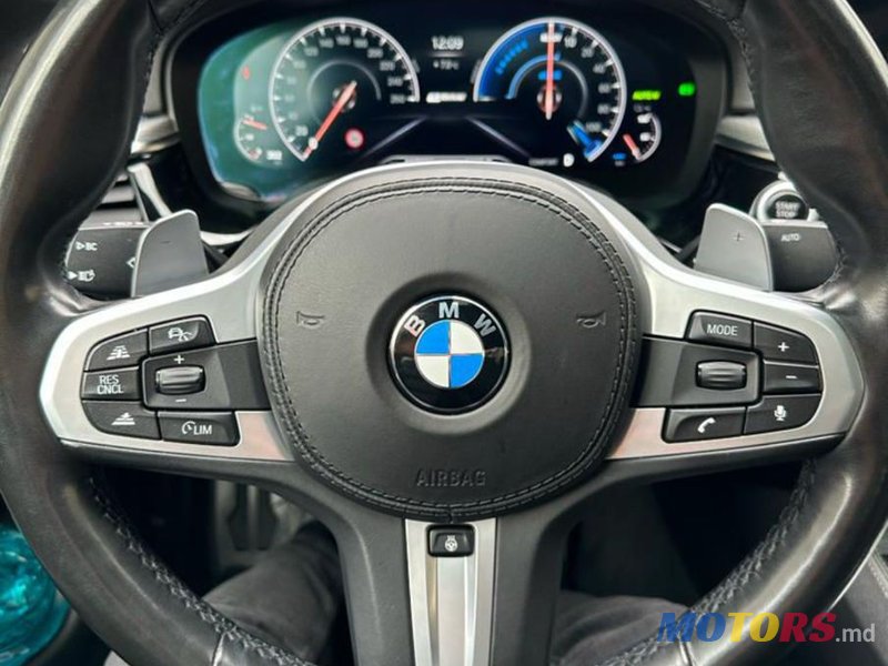 2018' BMW 5 Series photo #3