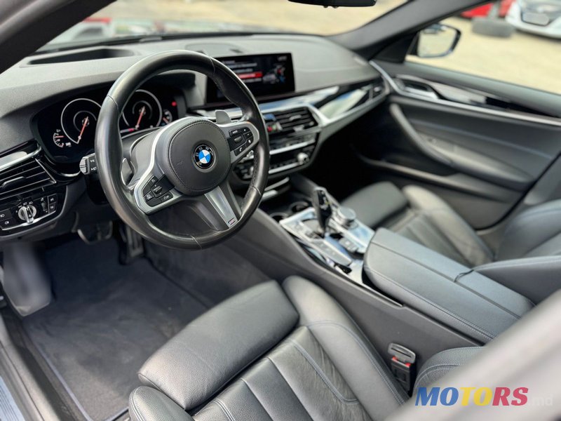 2019' BMW 5 Series photo #5