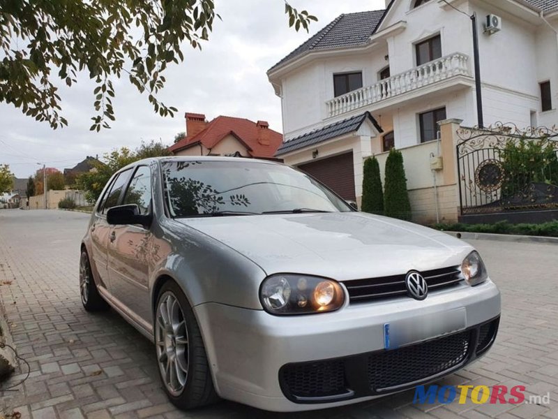 2001' Volkswagen Golf photo #1