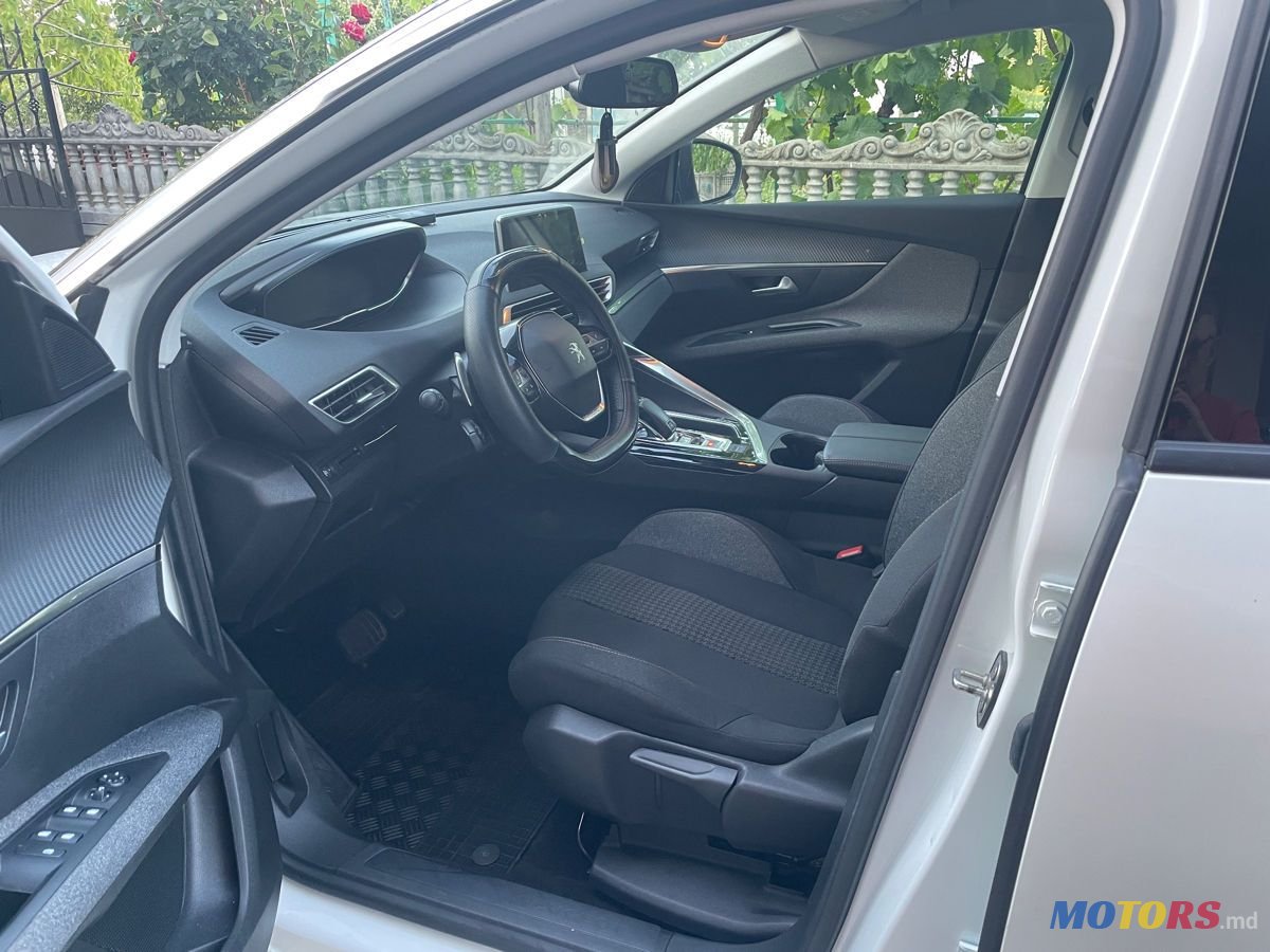 2020' Peugeot 5008 photo #4