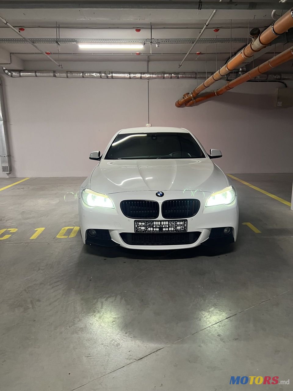 2011' BMW 5 Series photo #3