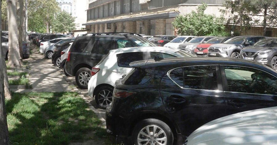 Штрафы за парковку в неположенном месте направят в местные бюджеты
