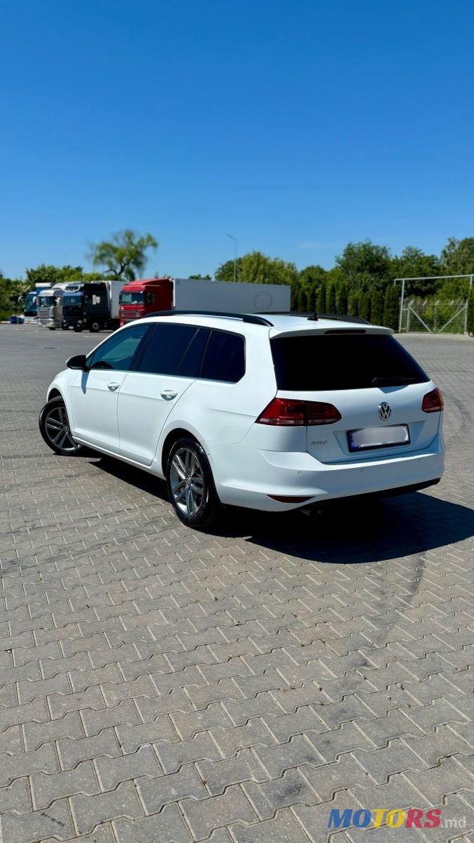 2015' Volkswagen Golf photo #3