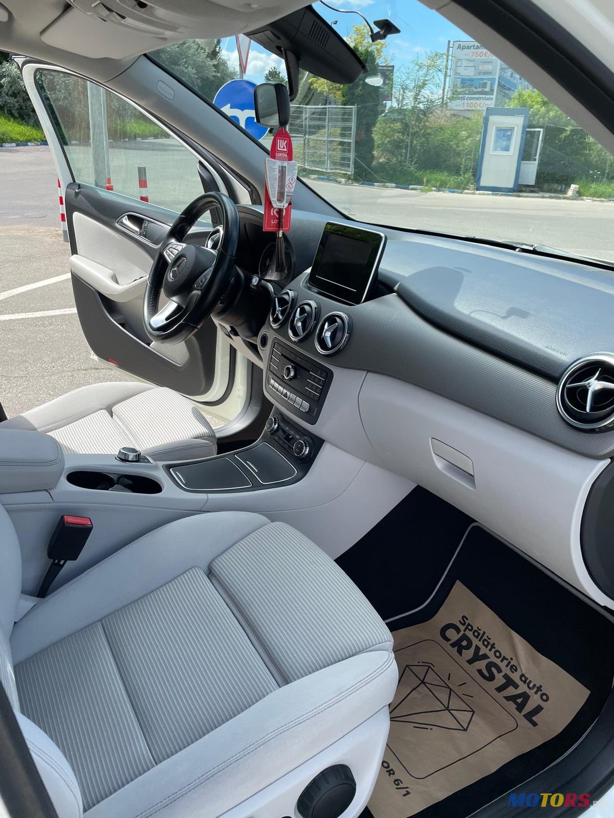 2015' Mercedes-Benz 180 photo #5