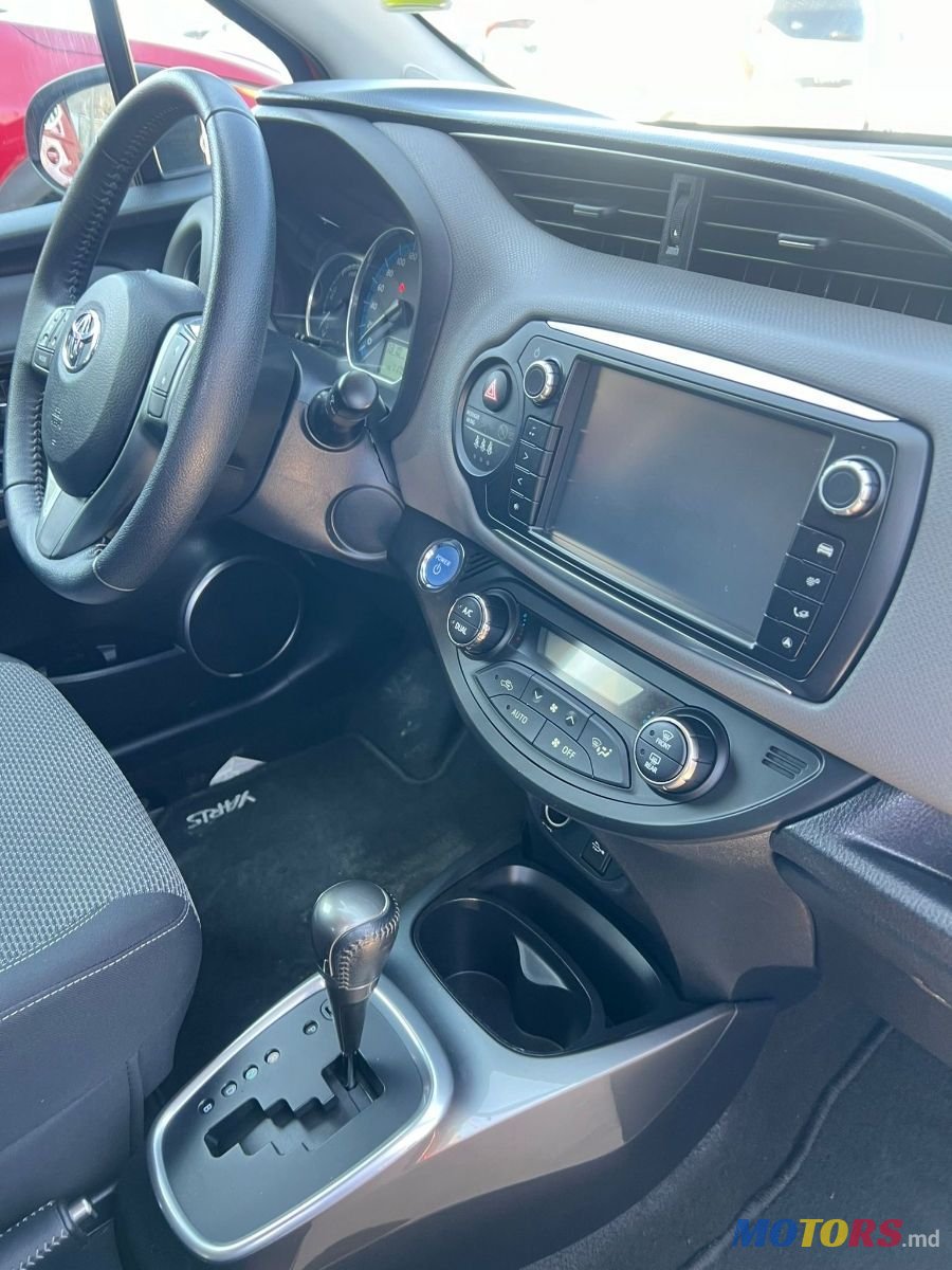 2015' Toyota Yaris photo #4