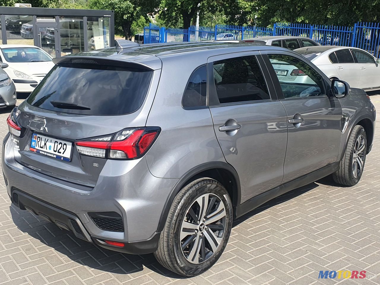 2019' Mitsubishi Outlander photo #3