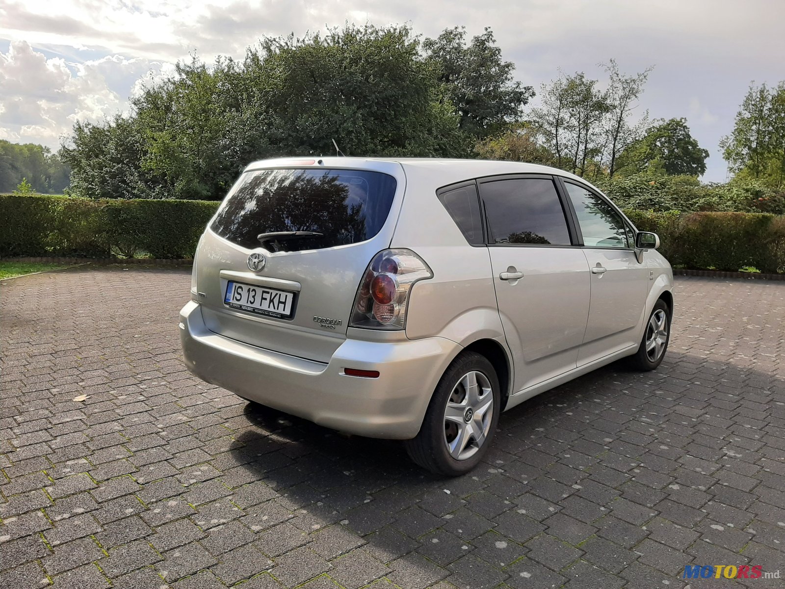 2004' Toyota Corolla Verso photo #2