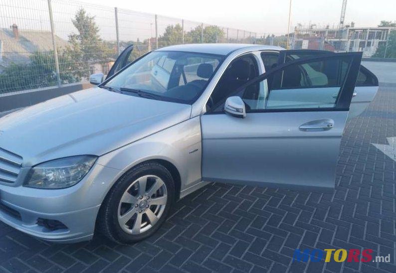 2011' Mercedes-Benz C photo #1