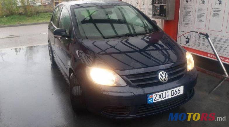2008' Volkswagen Golf Plus photo #1