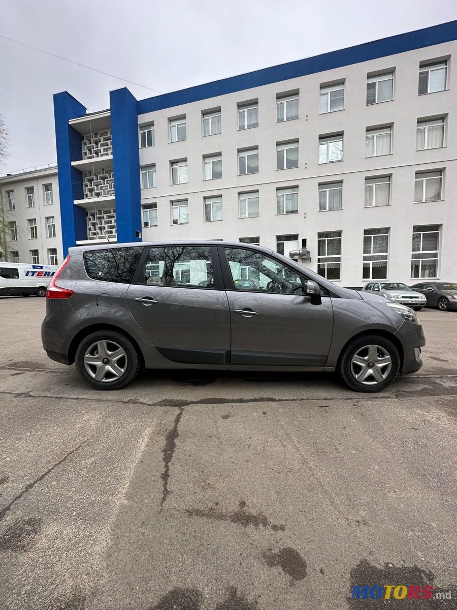 2013' Renault Grand Scenic photo #6