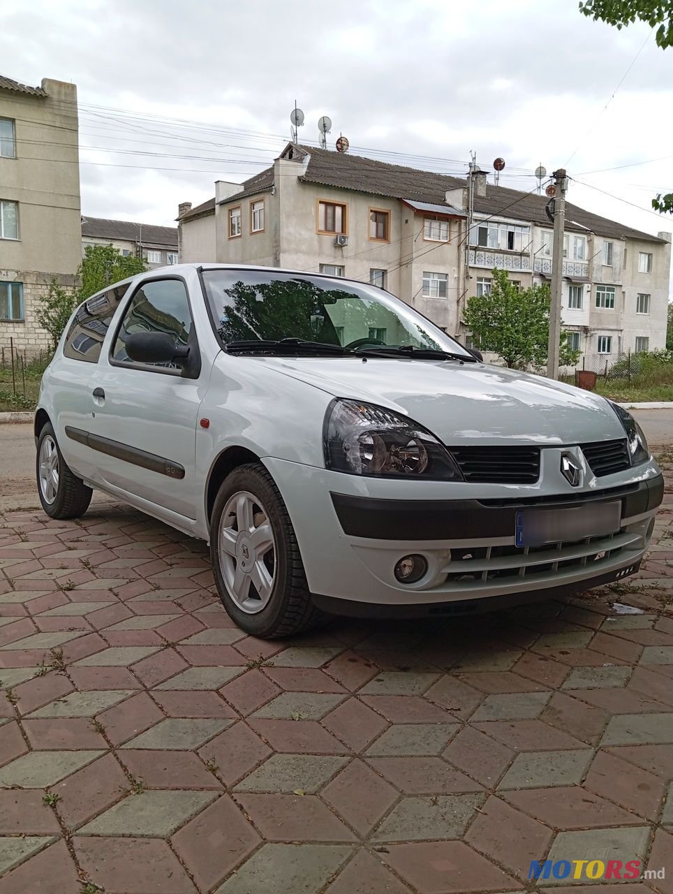 2002' Renault Clio photo #2