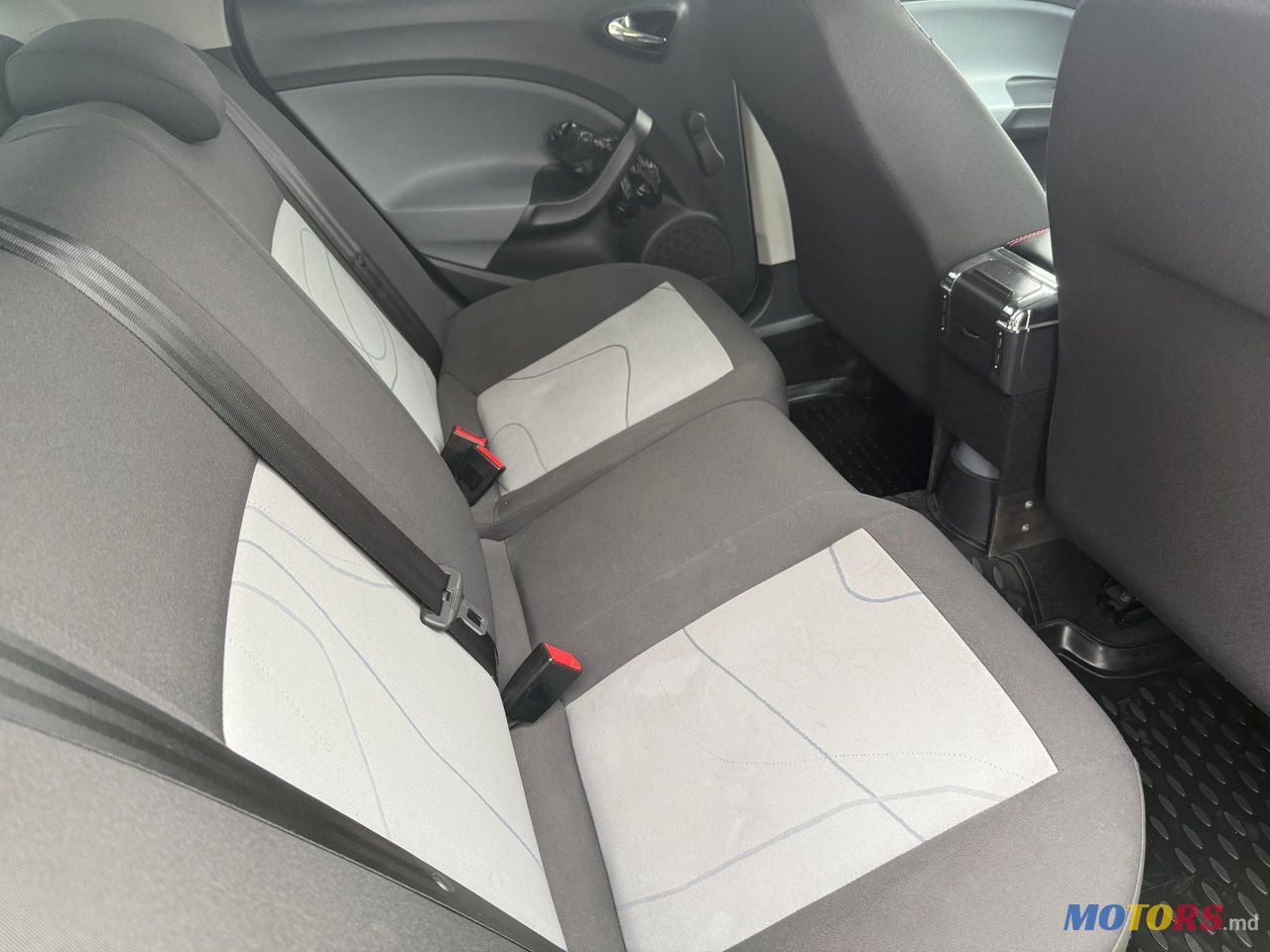 2014' SEAT Ibiza photo #6