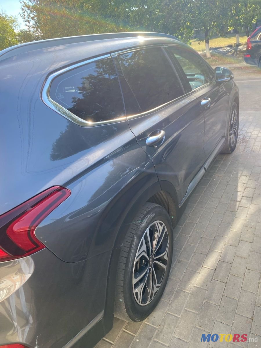 2018' Hyundai Santa Fe photo #2