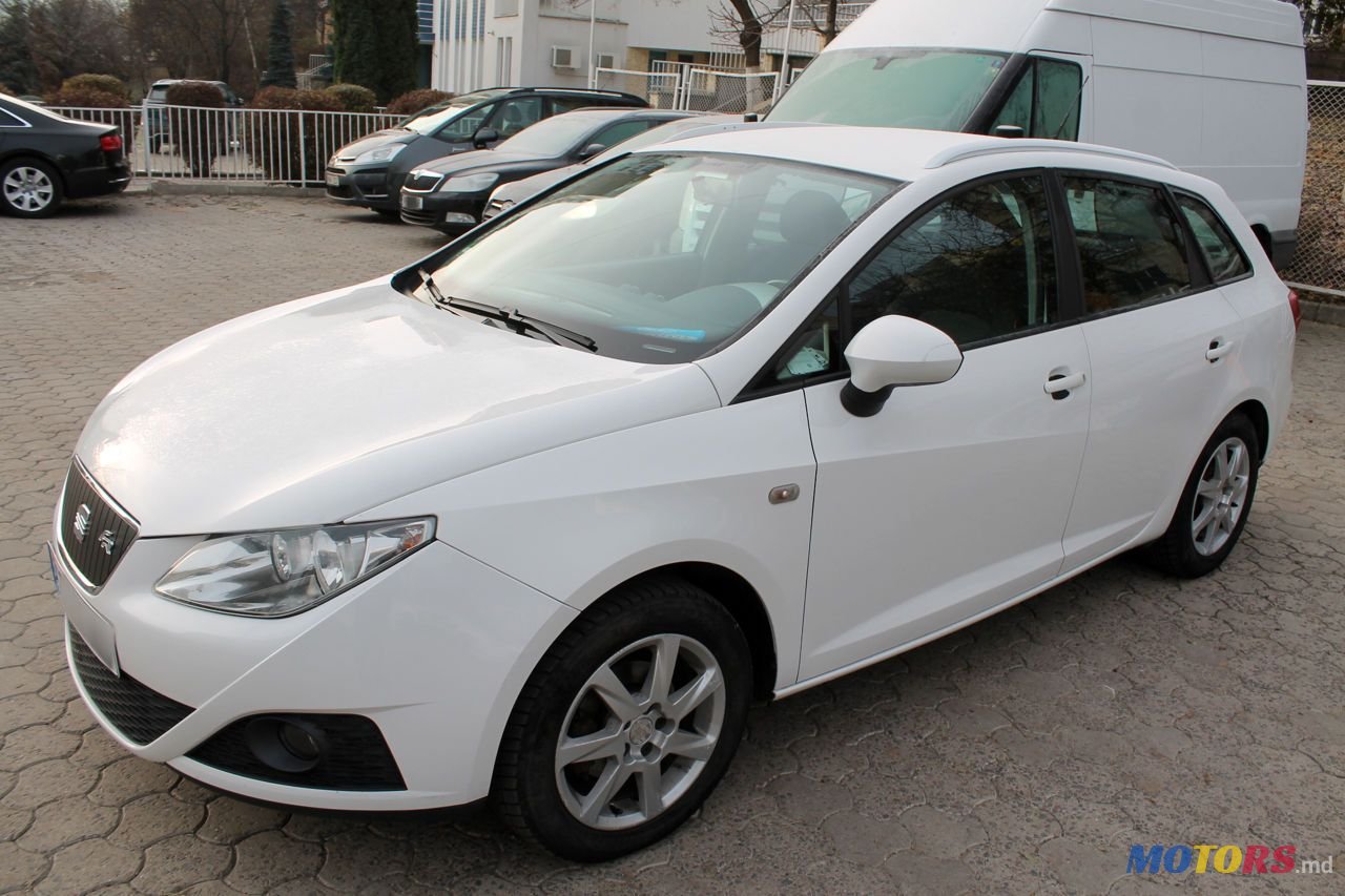2011' SEAT Ibiza photo #2