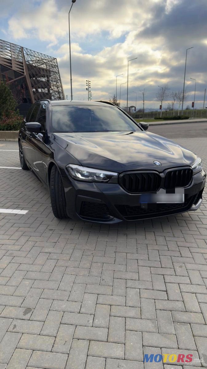 2023' BMW 5 Series photo #3