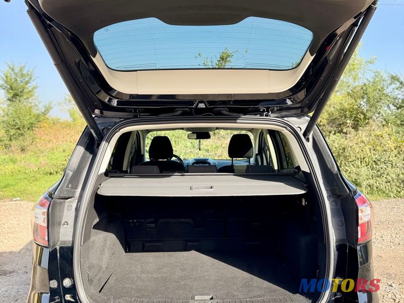 2017' Ford Kuga photo #5