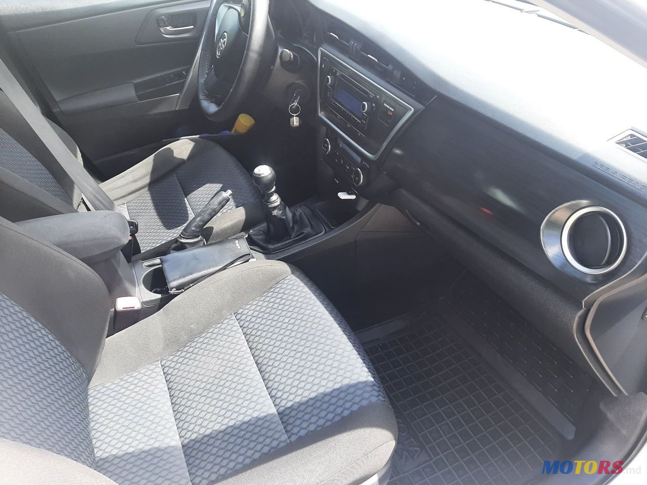 2014' Toyota Auris photo #5