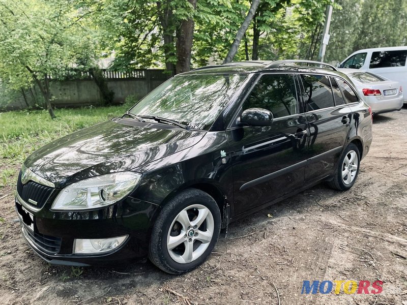 2011' Skoda Fabia photo #1