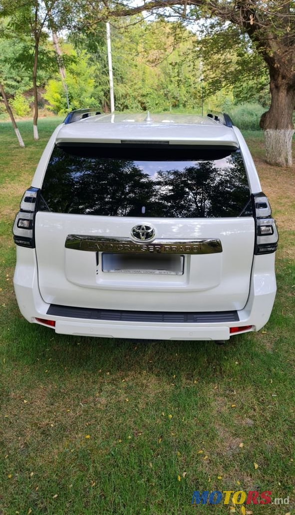 2022' Toyota Land Cruiser Prado photo #6