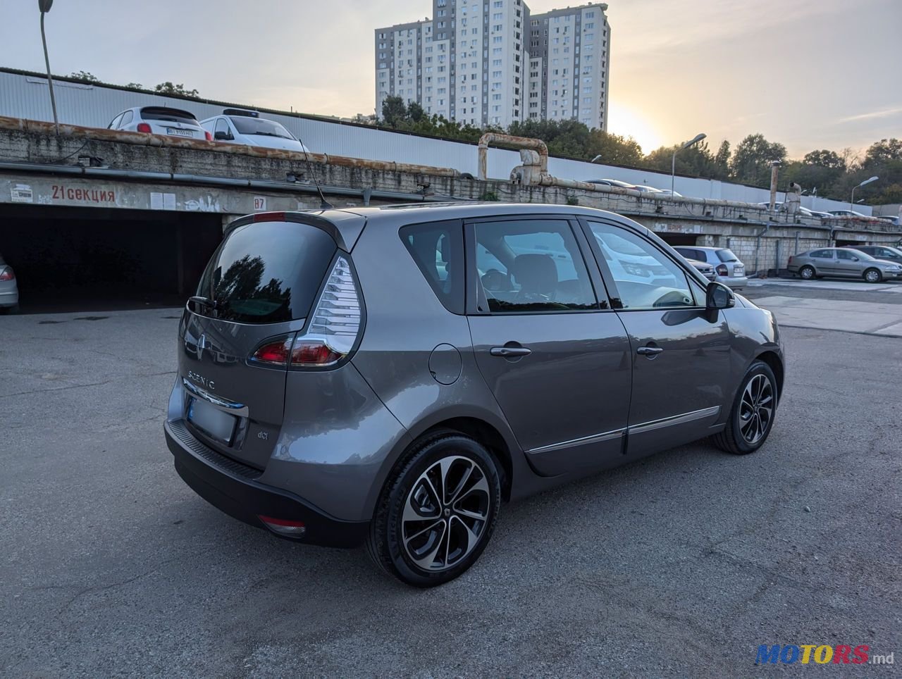 2015' Renault Scenic photo #4