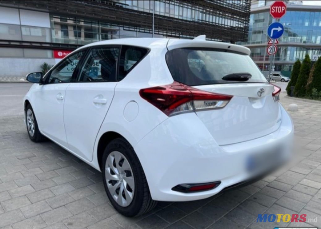 2017' Toyota Auris photo #5