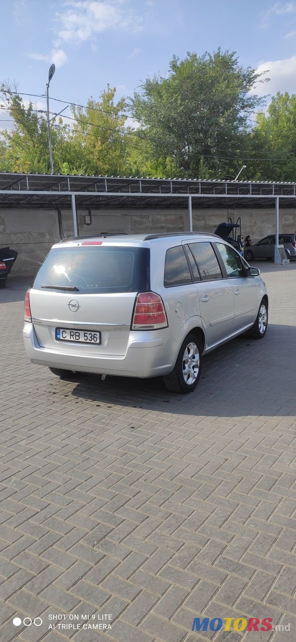2005' Opel Zafira photo #3