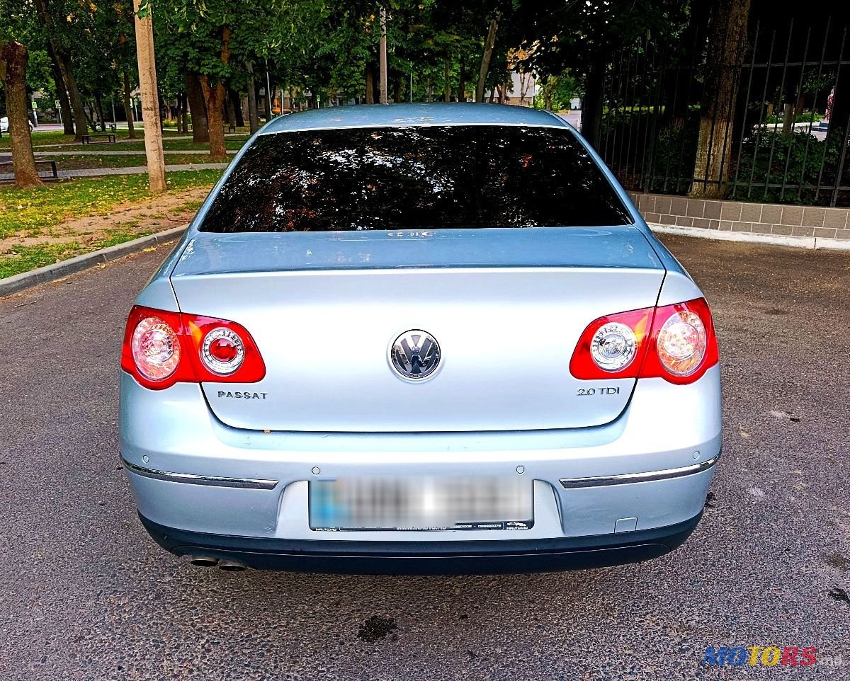 2008' Volkswagen Passat photo #6