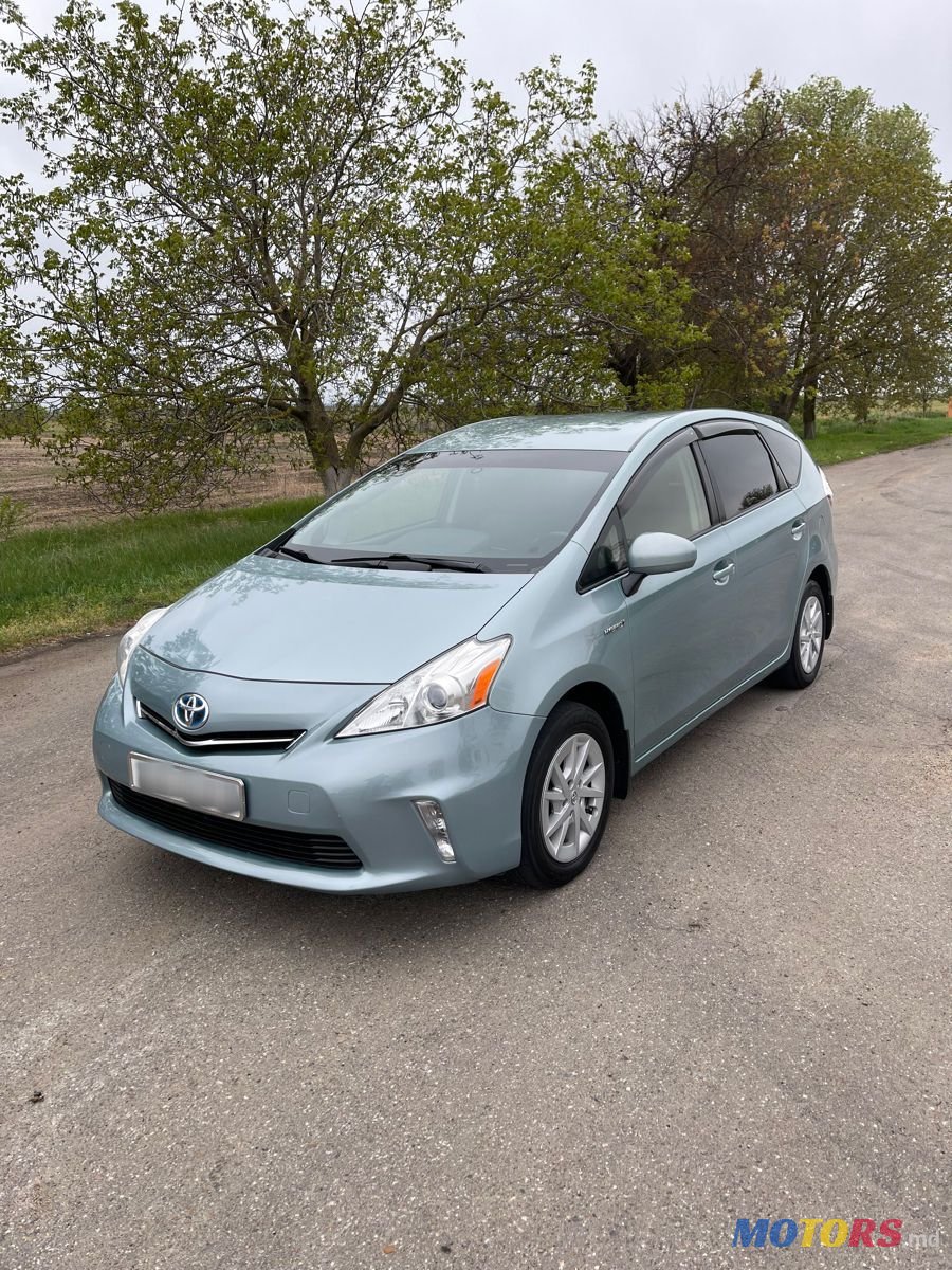 2013' Toyota Prius photo #3