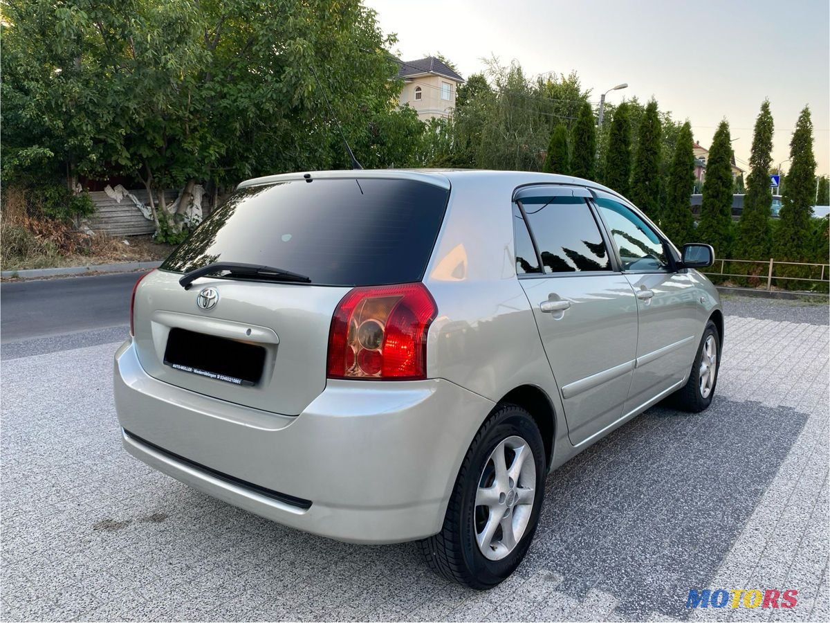 2005' Toyota Corolla photo #2