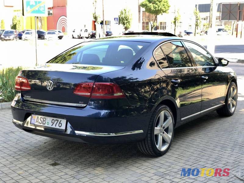 2013' Volkswagen Passat photo #3