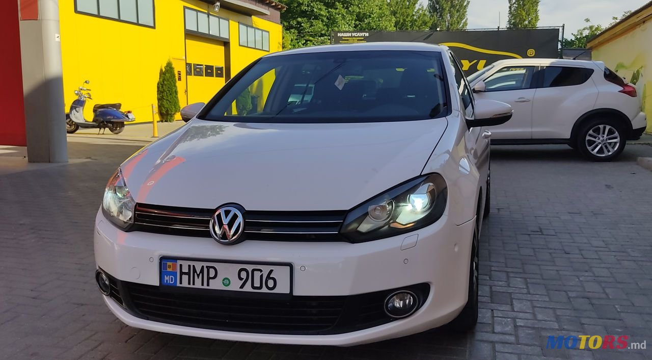 2010' Volkswagen Golf photo #1