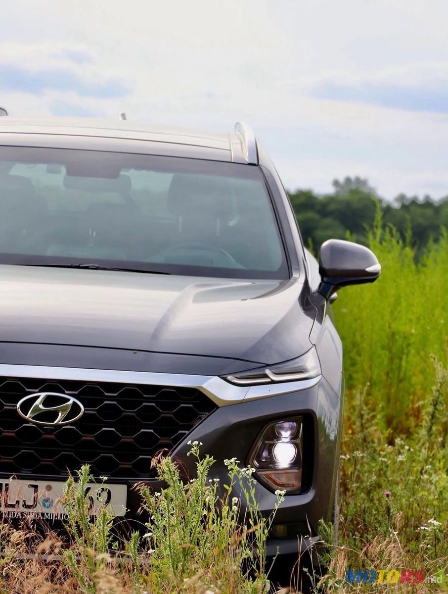 2018' Hyundai Santa Fe photo #4