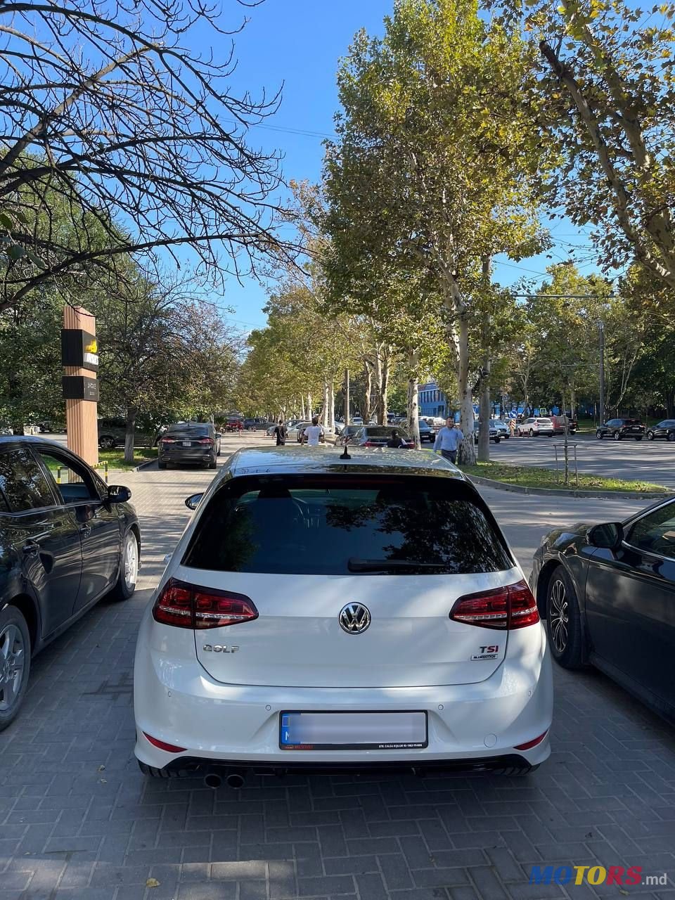 2016' Volkswagen Golf photo #2