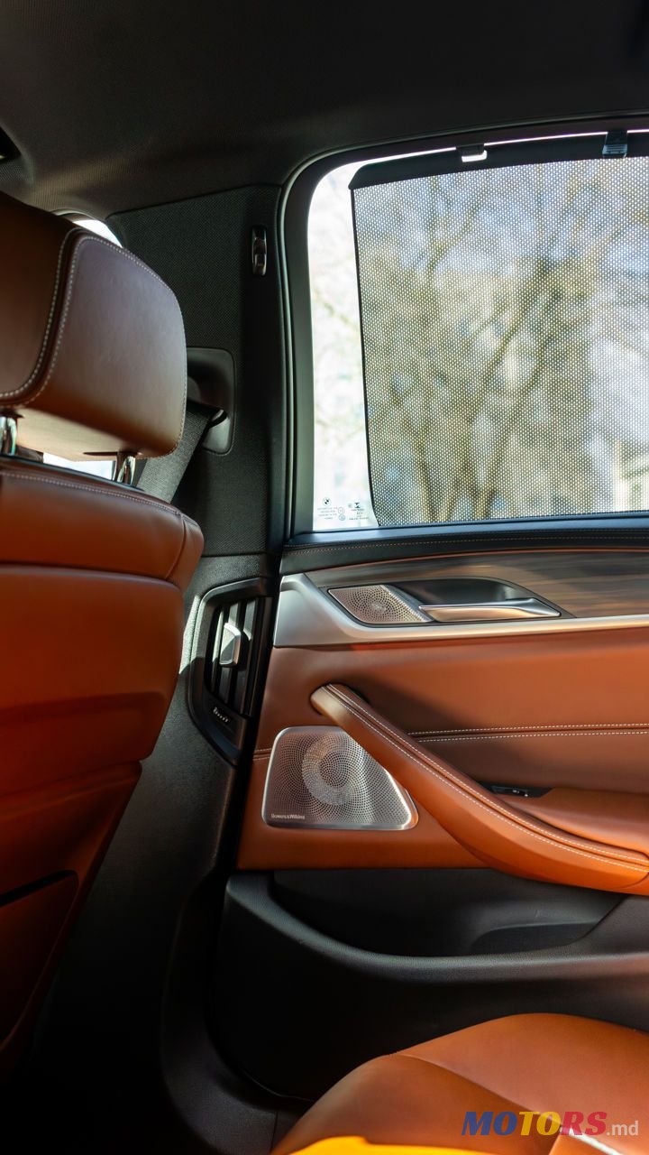 2018' BMW 5 Series photo #6