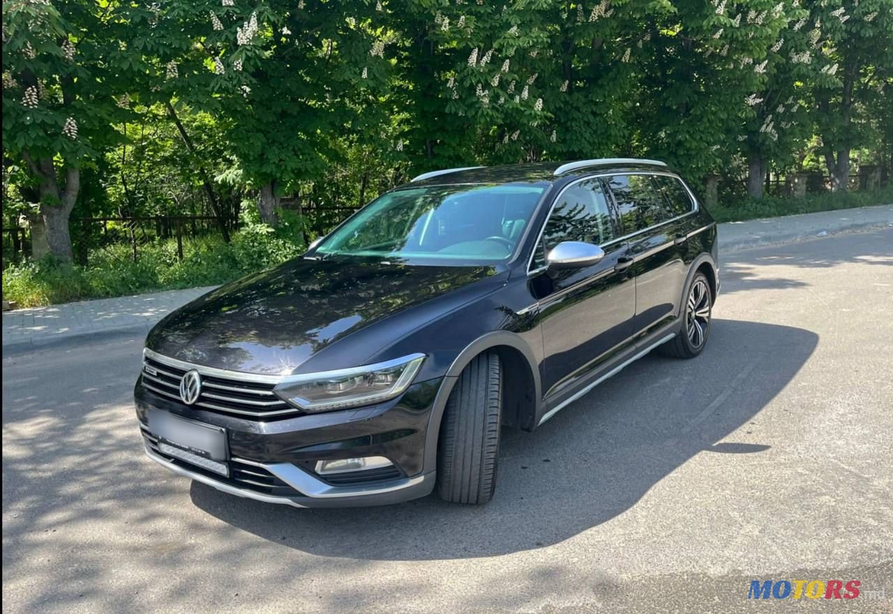 2019' Volkswagen Passat photo #2