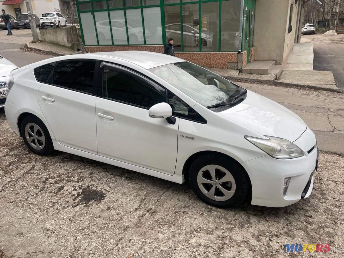 2013' Toyota Prius photo #2