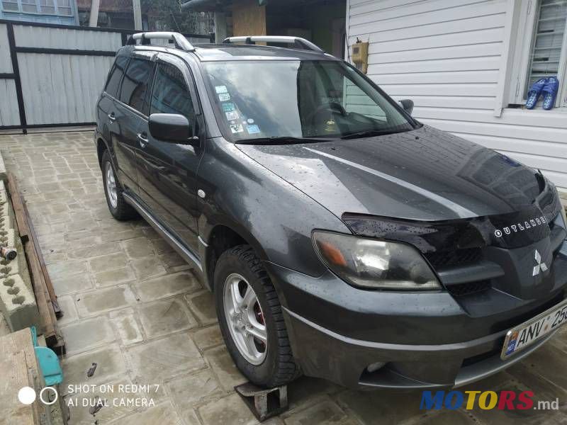 2003' Mitsubishi Outlander photo #2