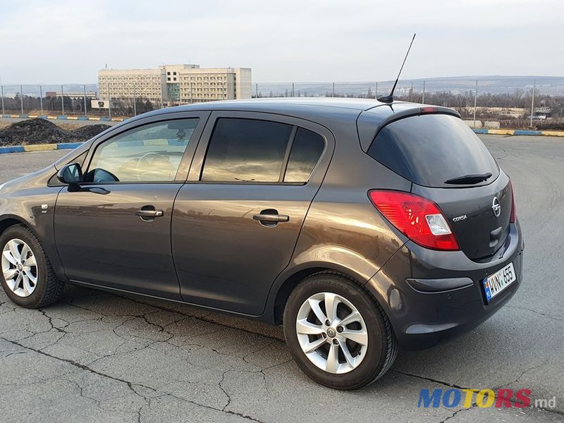 2014' Opel Corsa photo #4