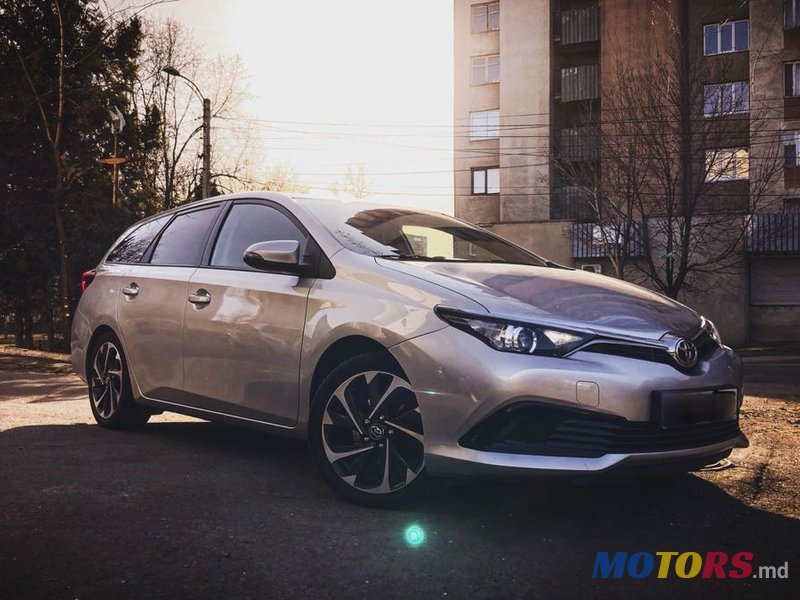 2015' Toyota Auris photo #2