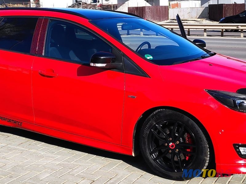 2017' Ford Focus ST photo #2
