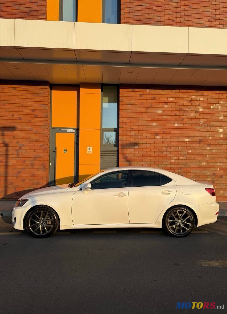 2011' Lexus Is Series photo #3