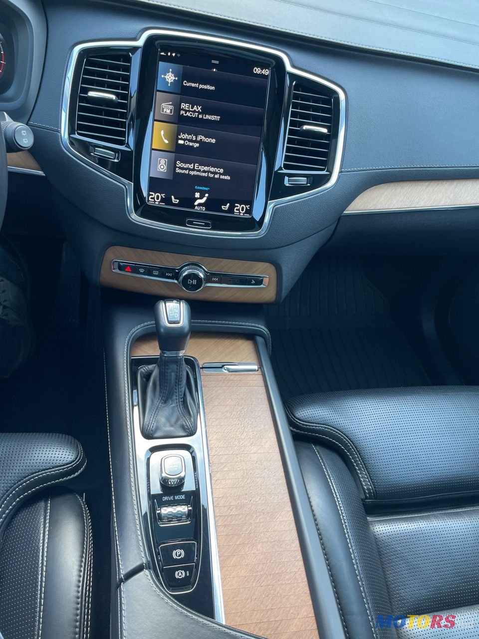 2020' Volvo XC90 photo #5