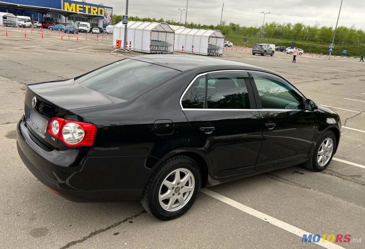 2008' Volkswagen Jetta photo #3