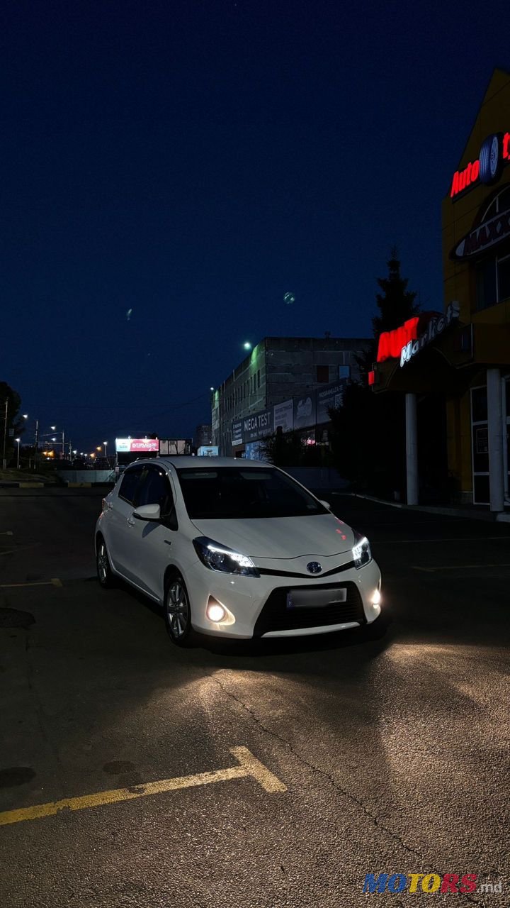 2013' Toyota Yaris photo #3